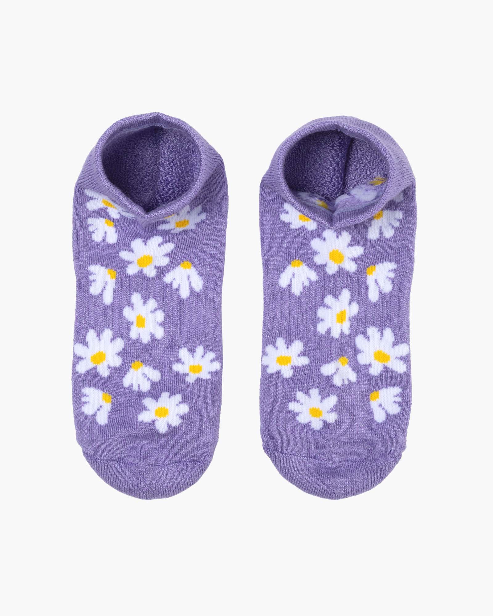 lilac ankle sock with white daisy flowers